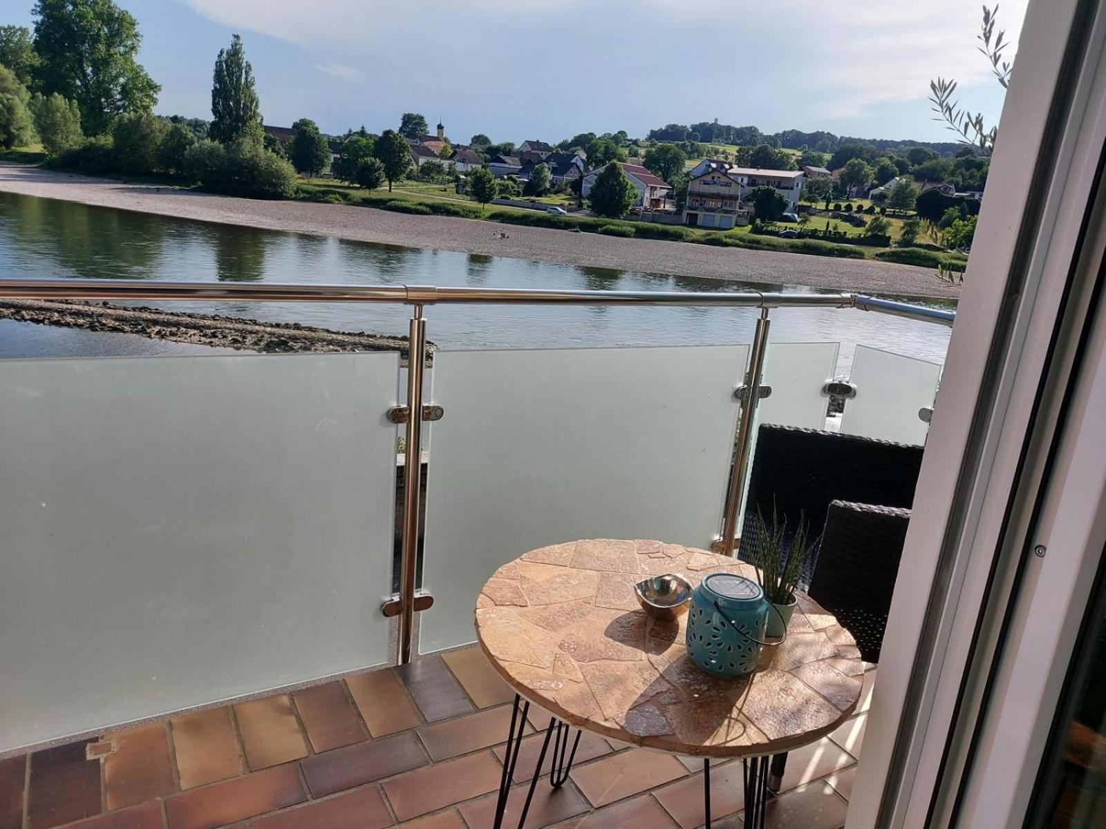 Ferienwohnung und Zimmer zum Donaublick Kelheim Exterior foto