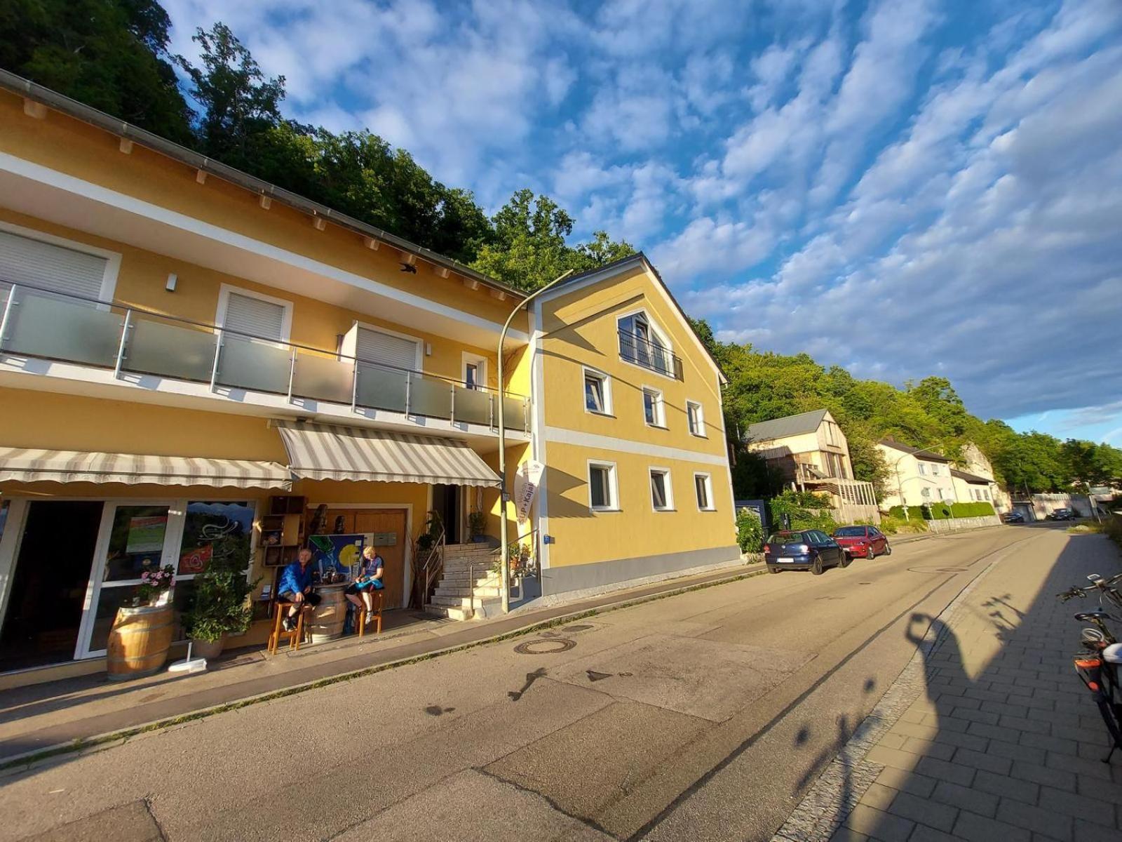 Ferienwohnung und Zimmer zum Donaublick Kelheim Exterior foto